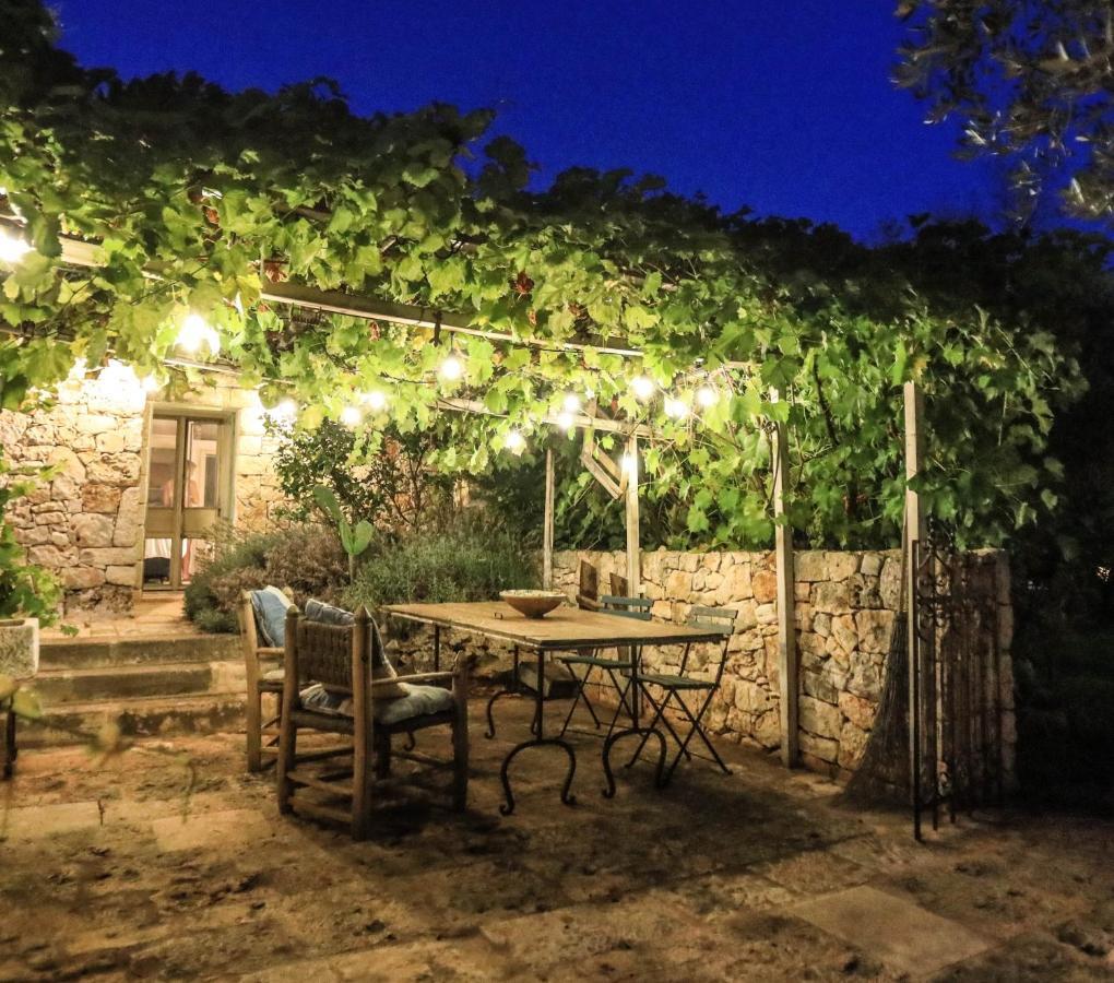 Trulli Il Geco Sognante Villa Ceglie Messapica Eksteriør bilde